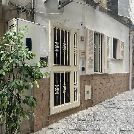 Vittoria'S Home Near Maradona Mural Naples Exterior photo